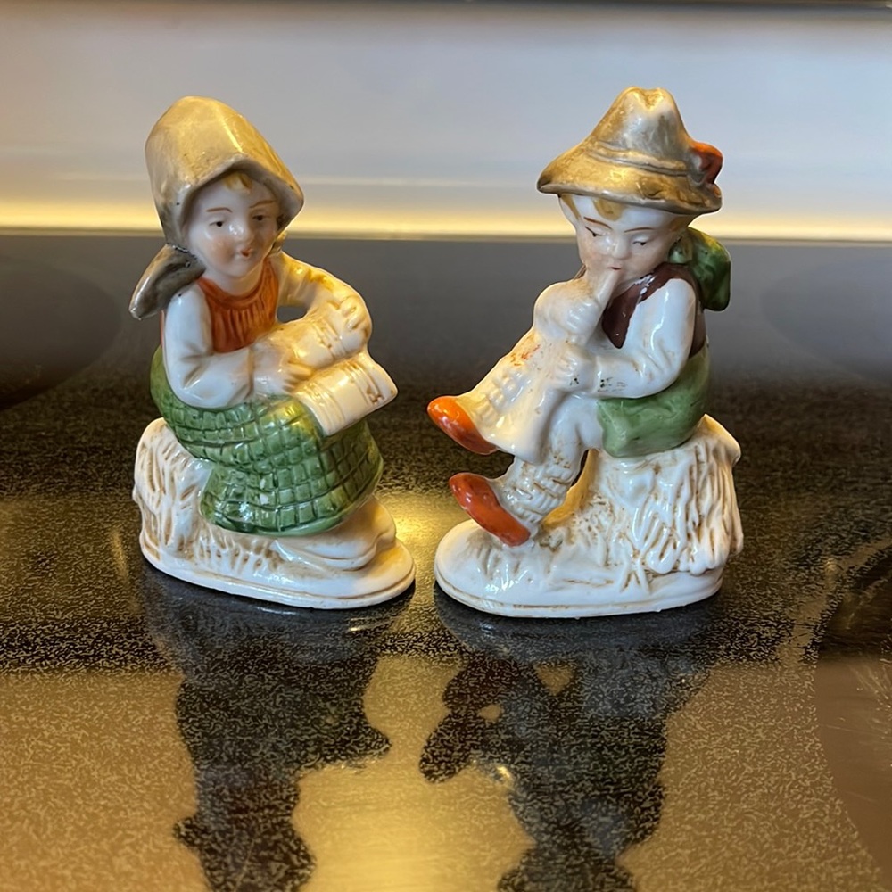 Figurines